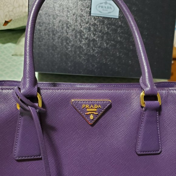 Prada Saffiano Lux - Picture 1 of 9